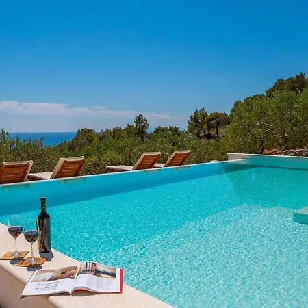 Lovely In Hvar-jelsa בית נופש *