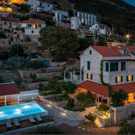Gorgeous In Hvar-jelsa Holiday home