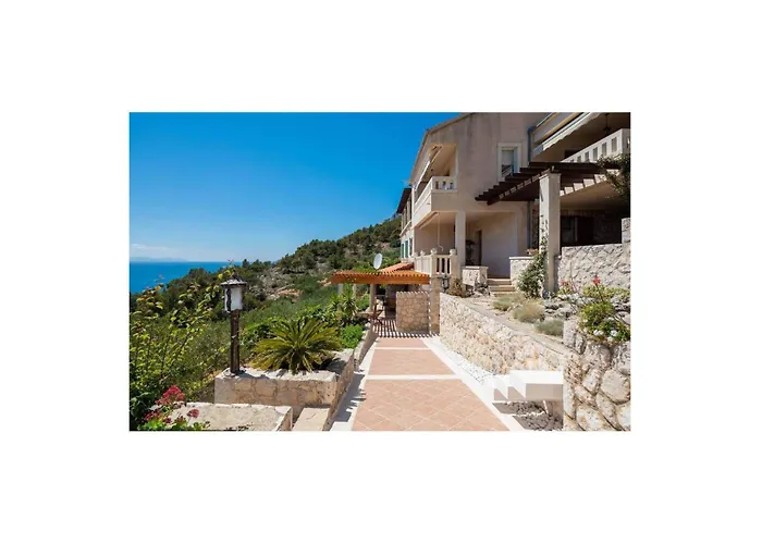 Lovely In Hvar-jelsa בית נופש