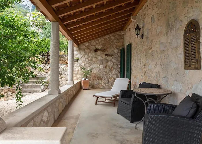 Lovely In Hvar-jelsa בית נופש
