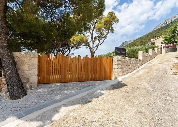 Lovely In Hvar-jelsa בית נופש
