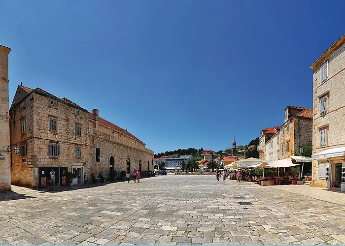 Lovely In Hvar-jelsa בית נופש *